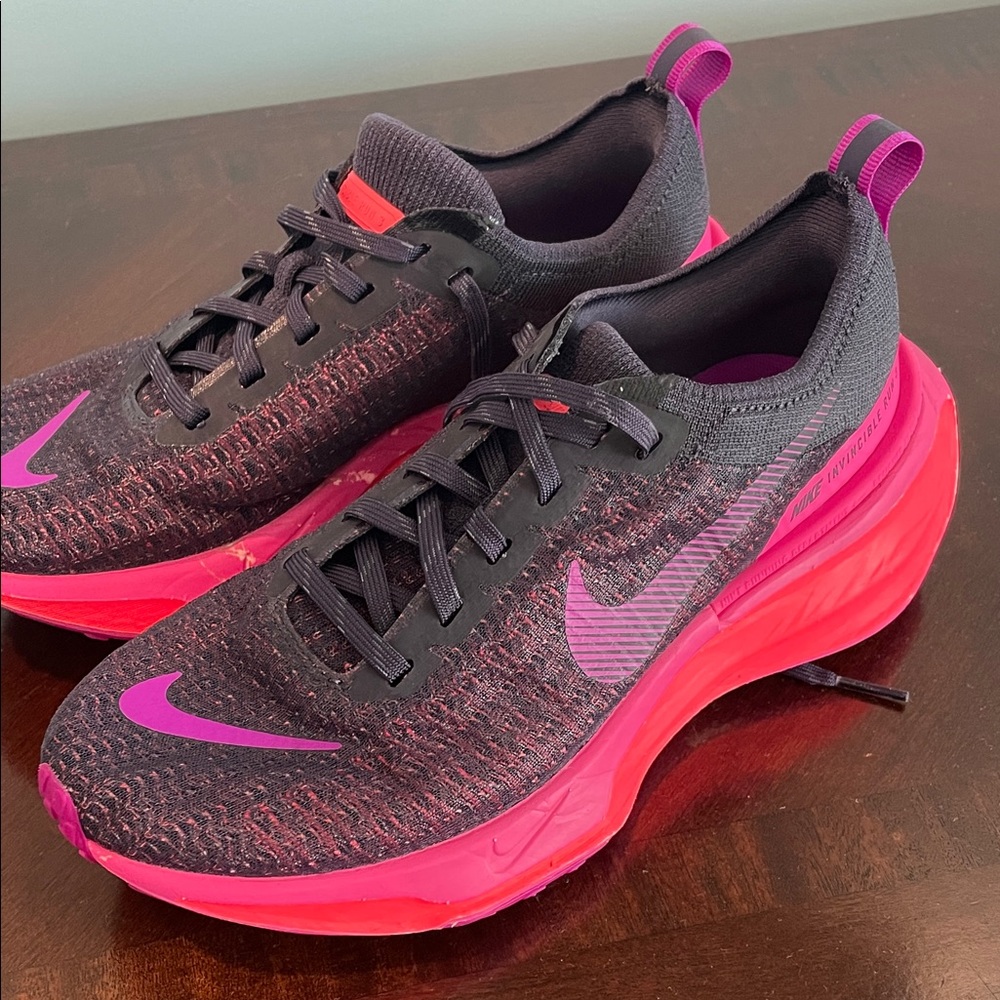 Women's Nike invincible run 3 shoes size 8